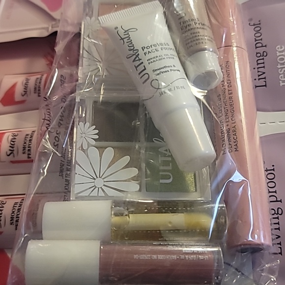 Make up sample set - Picture 3 of 7